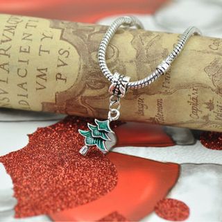 Charm cây thông làm vòng tay DIY