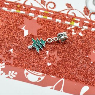 Charm cây thông làm vòng tay DIY