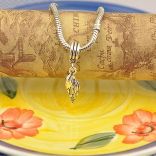 Charm vỏ ốc làm vòng tay DIY