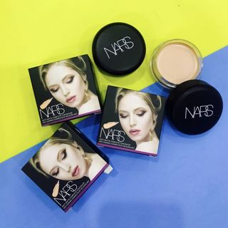 Phấn nền che khuyết điểm Nar s Soft Matte