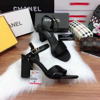 giay sandal got vuông