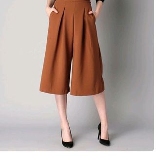 Quần ống rộng thiết kế