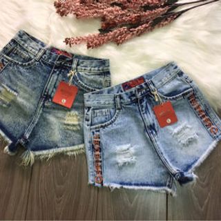 chuyên sĩ áo thun và quần jean