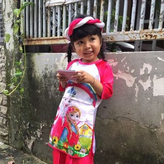 Áo dài cách tân xinh yêu cho bé gái cực đẹp