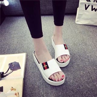 dép quai ngang cao câp