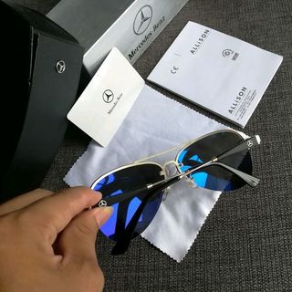 Kính nam mercerdes 743