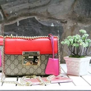 Túi đeo chéo dây xích vàng