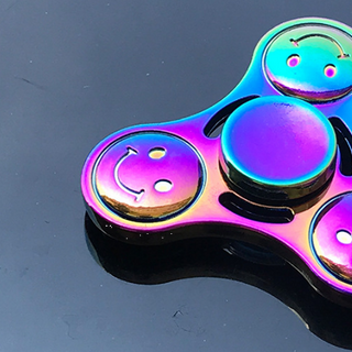 Con quay Fidget Spinner giá sỉ