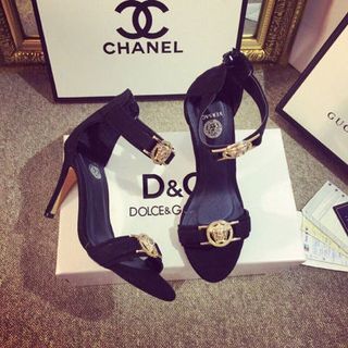 giày cao got siêu sang