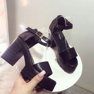 giày sandal got vuông