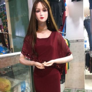 đầm ôm cánh dơi