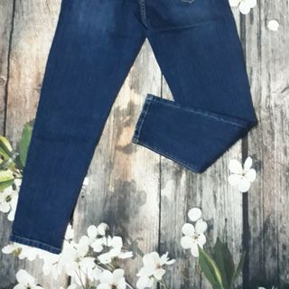 Jean 9 tấc rách xước