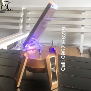 đế xoay trưng bày có đèn led