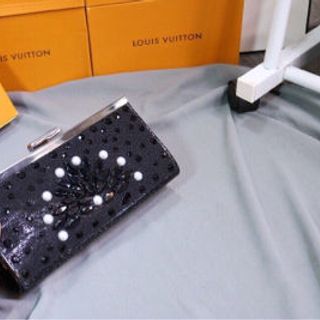 ví đá kèm dây đeo