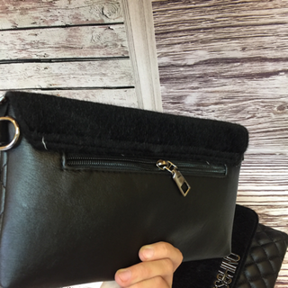 Ví cầm tay clutch nắp lông qc