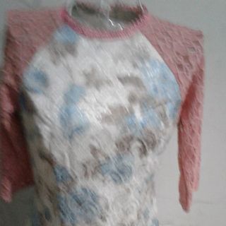 Áo dài cách tân tay ren
