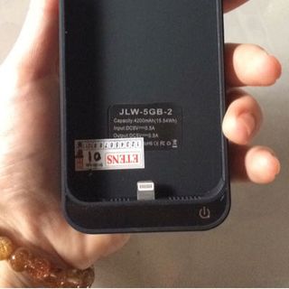ốp sạc cho ip 5/5s 4200mAh chỉ xài cho ip ko xài cho ip