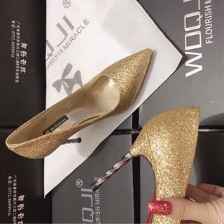 giày cao got xoắn ốc