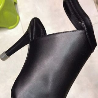 Boot giả da đế nhọn hở mũi