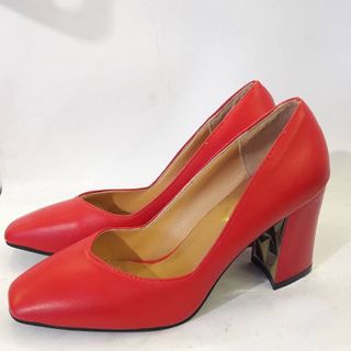 Giày cao gót gót vuông