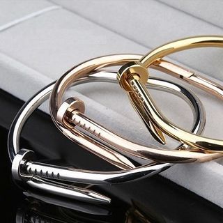 vòng tay đinh không đá titan