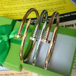 vòng tay đinh không đá titan