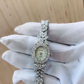 đồng hồ lắc tay