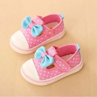Giày cho bé cực xinh ạ