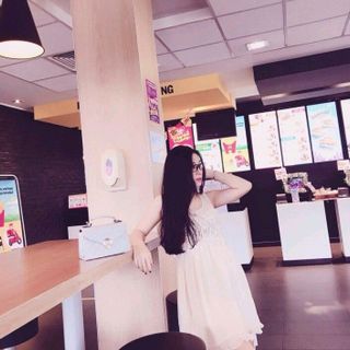 Đầm ren