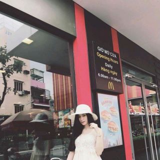 Đầm ren