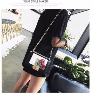 túi xách đính phụ kiện