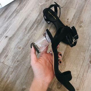 sandal got vuông trong