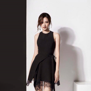 LM01 - Đầm sát nách chân ren vạt chéo