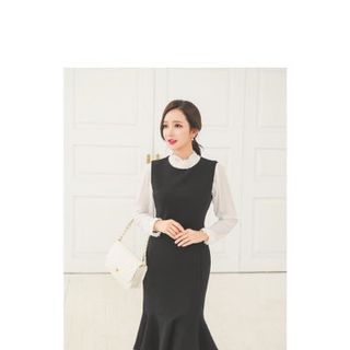 Đầm ôm đuôi cá phối tay trắng