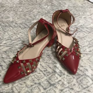 giày đinh đỏ giá sỉ