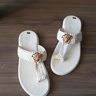 Dép nam nữ xỏ ngón