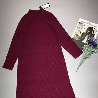 Đầm len midi phối chân ren