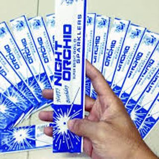 PHÁO QUE PHỤT SINH NHẬT