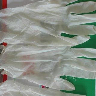 Găng tay cao su có bột latex