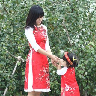 set mẹ và bé tung tăng đón tết