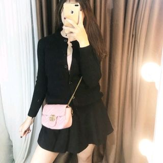 Áo len cổ tròn và cổ tim croptop