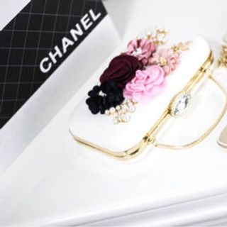 ví dự tiệc đính hoa