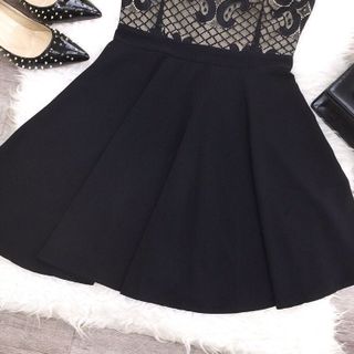 đầm xòe yếm phối ren