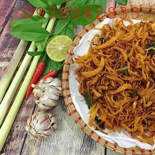 KHÔ GÀ LÁ CHANH