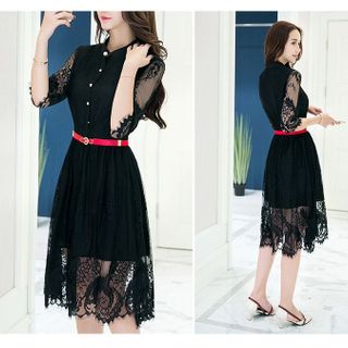 Đầm ren hoa  tay lỡ cổ trụ phối nút