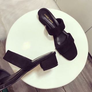 dép quai ngang got vuông