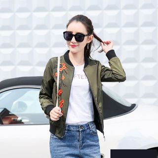 Áo Khoác Dù Bomber Rêu Hai Lớp Thêu Hoa Đào