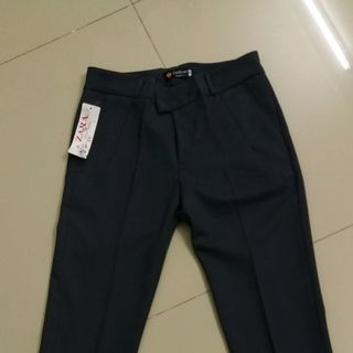 Quần tây dài và lỡ