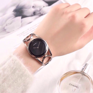 ckkkk lắc tay