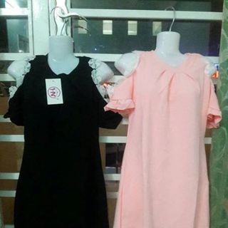 Đầm suông thun cát Hàn khoét vai phối ren hoa